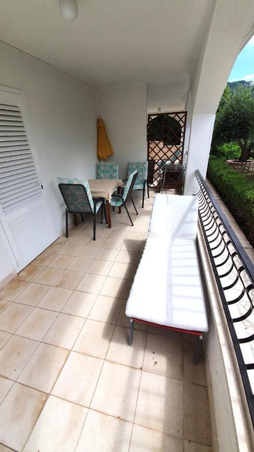 Apartments Dora Banjol Esterno foto