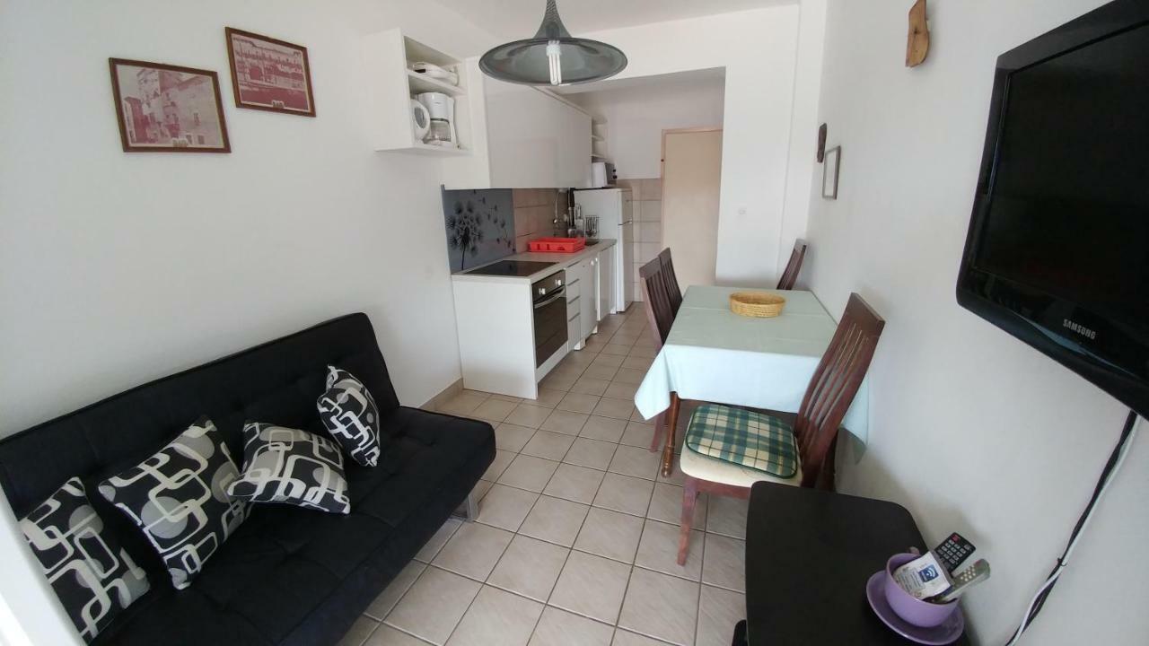 Apartments Dora Banjol Esterno foto