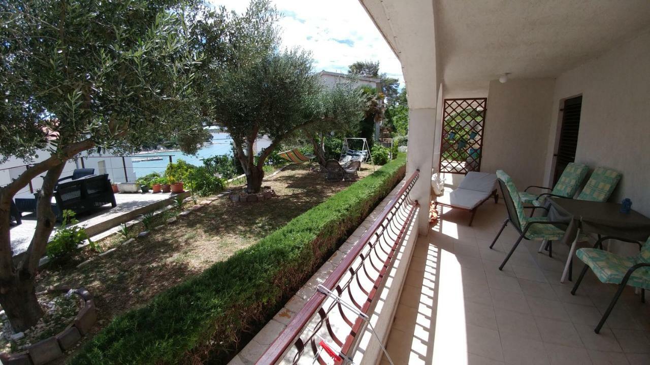 Apartments Dora Banjol Esterno foto