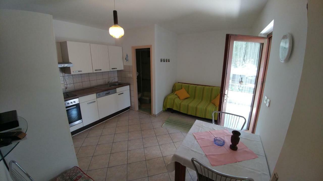 Apartments Dora Banjol Esterno foto