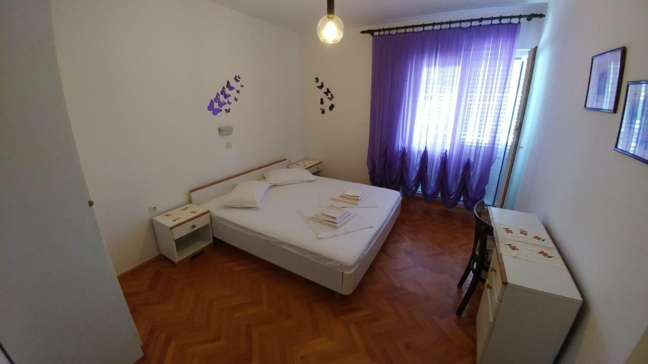 Apartments Dora Banjol Esterno foto