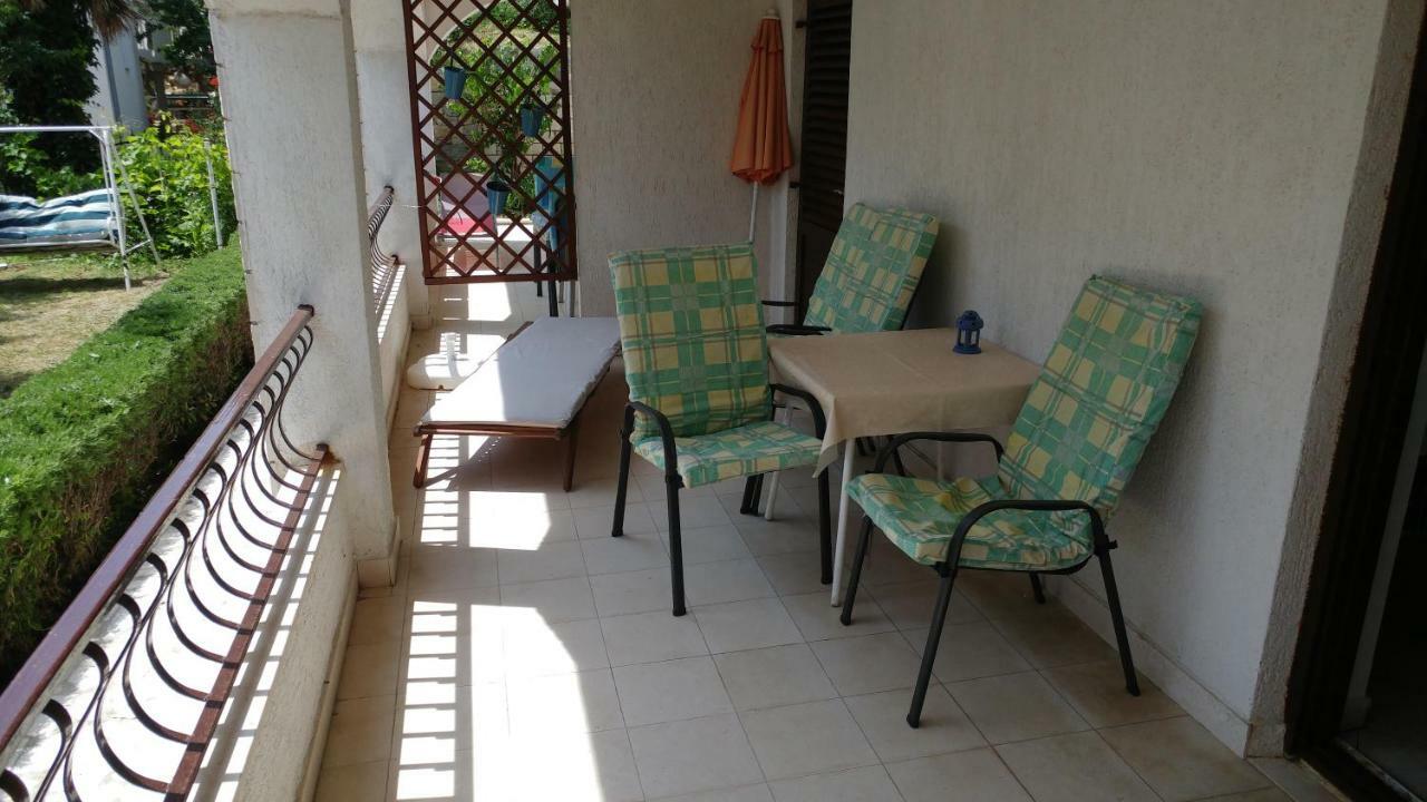 Apartments Dora Banjol Esterno foto