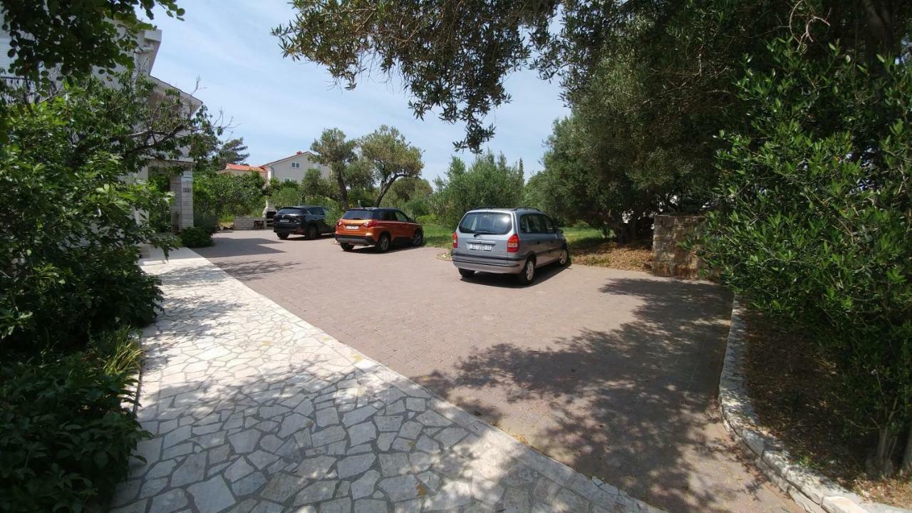 Apartments Dora Banjol Esterno foto