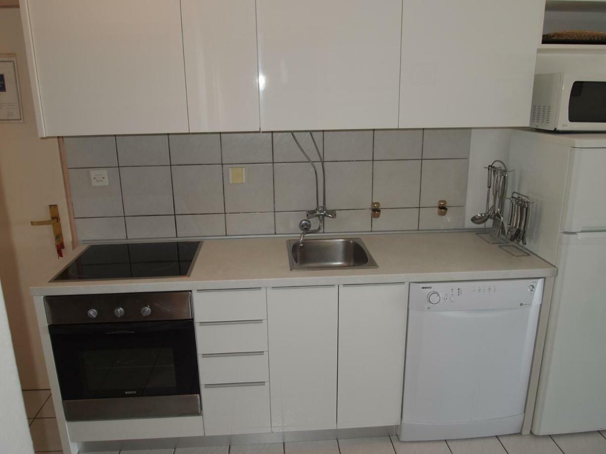 Apartments Dora Banjol Esterno foto